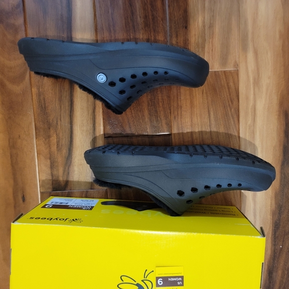 NWT Clogs - Picture 3 of 7